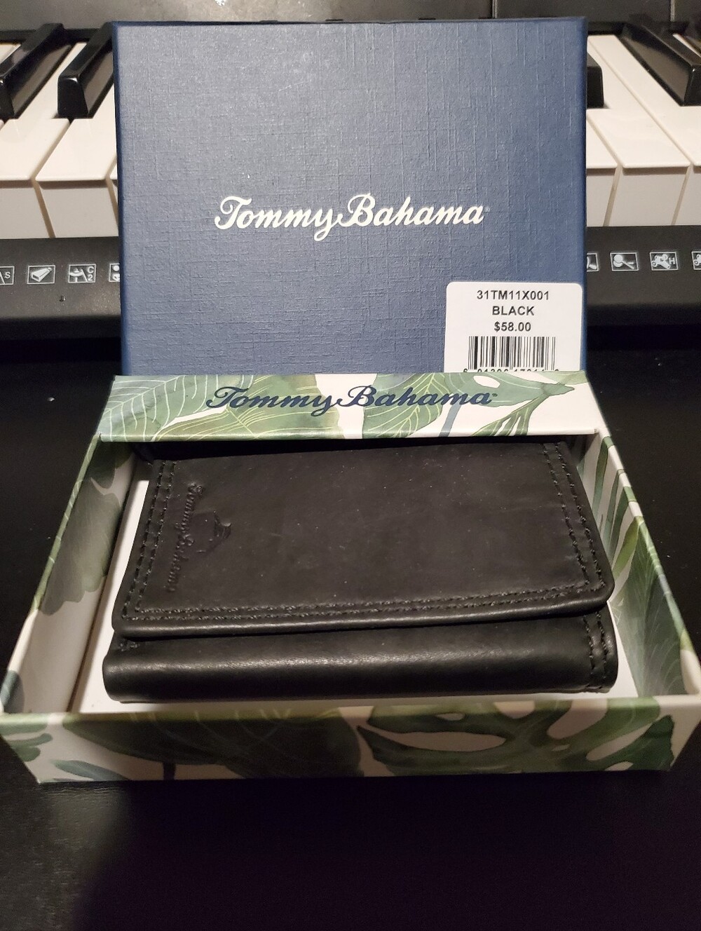 Tommy Bahama Leather Tri-Fold Wallet
